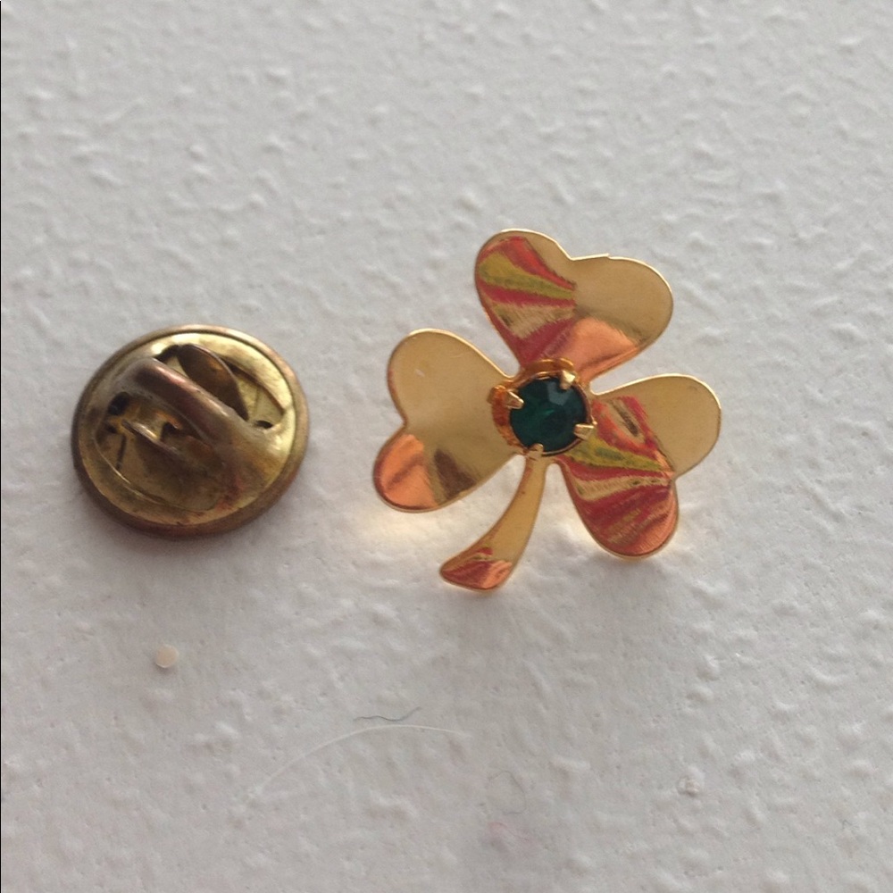 Pin the the Shape of a Shamrock in a Shiny Gold - Picture 1 of 1